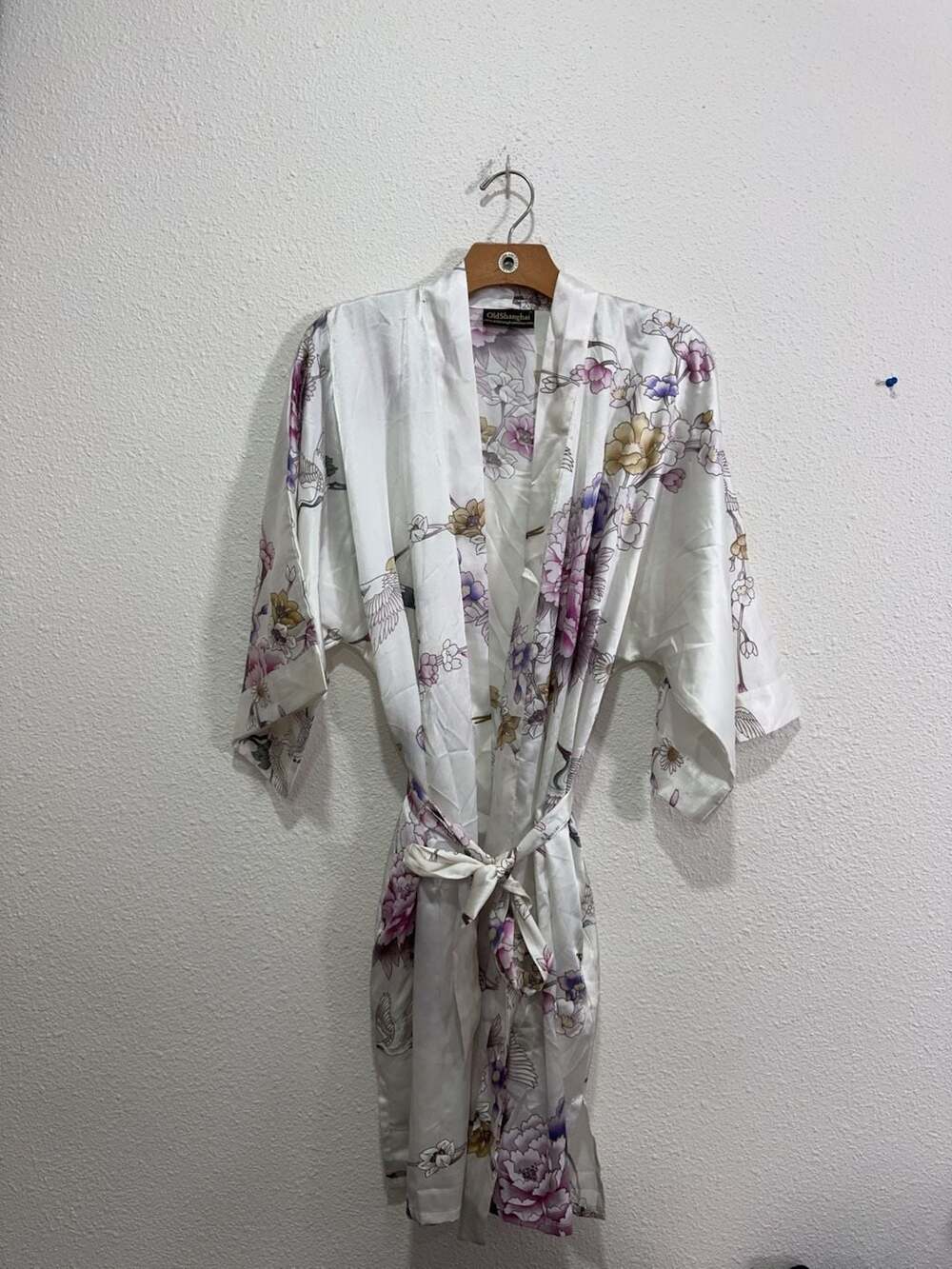 Old Shanghai Floral Crane Print Satin Kimono Robe White